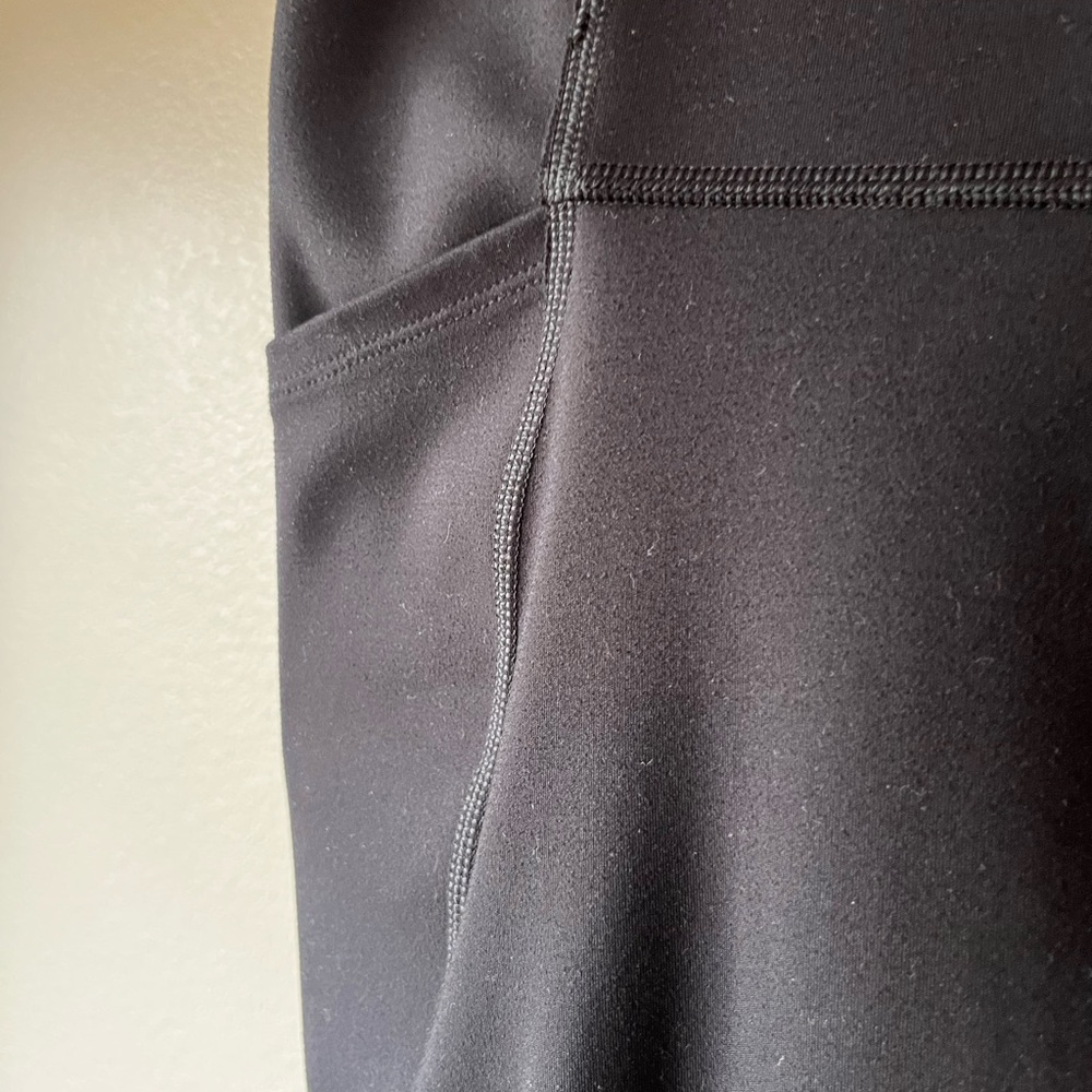 GAP Black GapFit Leggings 7/8 length - Picture 3 of 7